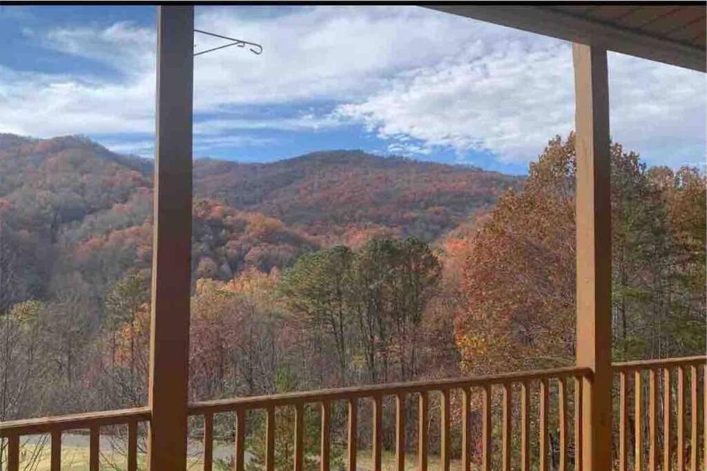 Condo With Stunning Mountain And 6Th Green Views Near Harrahs Cherokee Bryson City Whittier Exterior photo